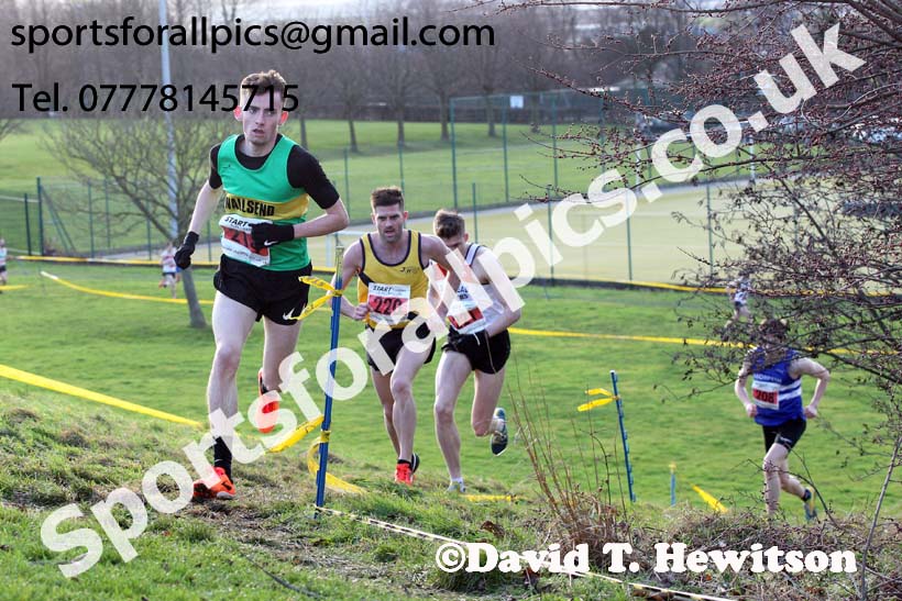 Senior mens Cathedral Relays, Birtley. Photo:  David T. Hewitson/Sports for All Pics
